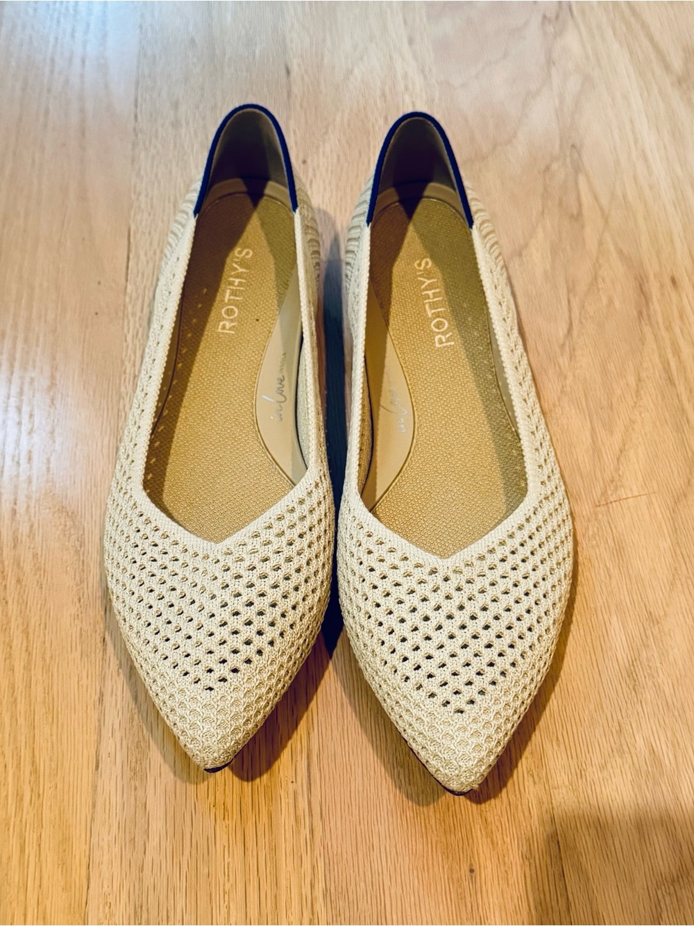 EUC Rothy's Women's Point II in Ivory Mesh, Size 11